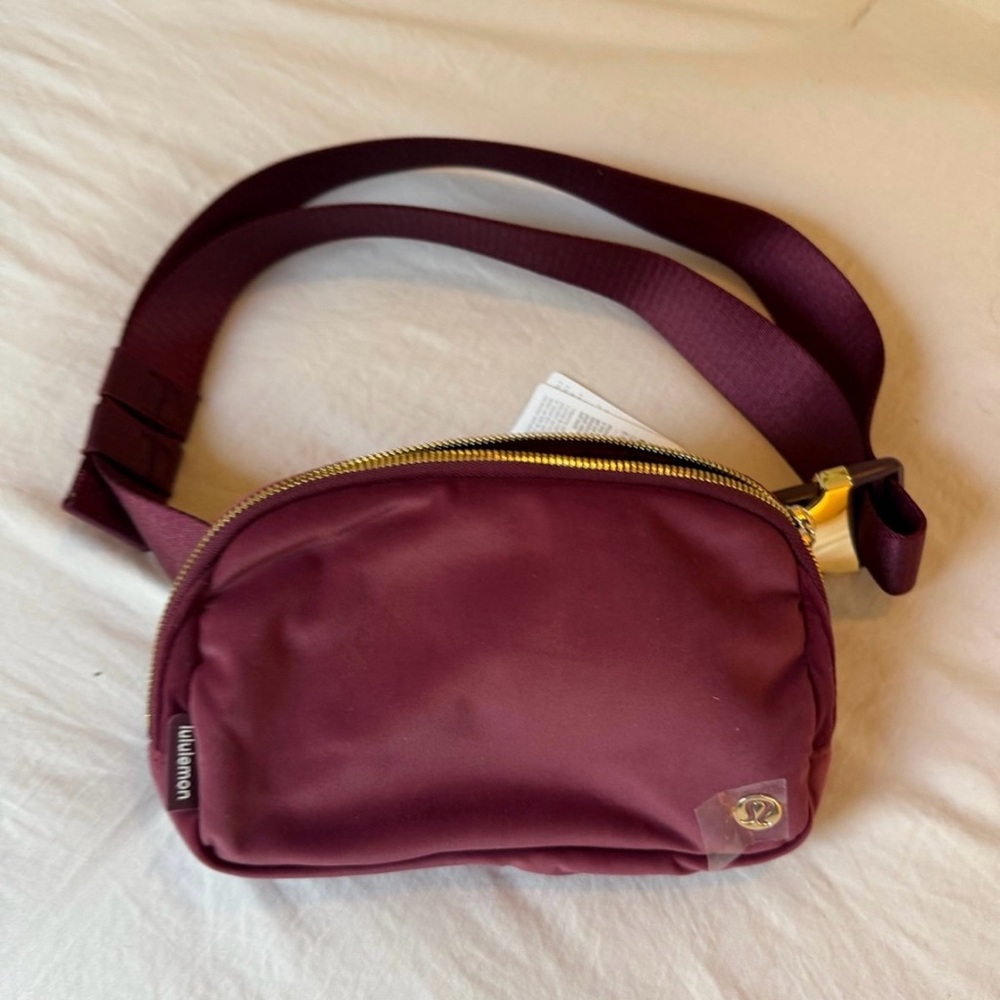 lululemon athletica Wine Crossbody Bag